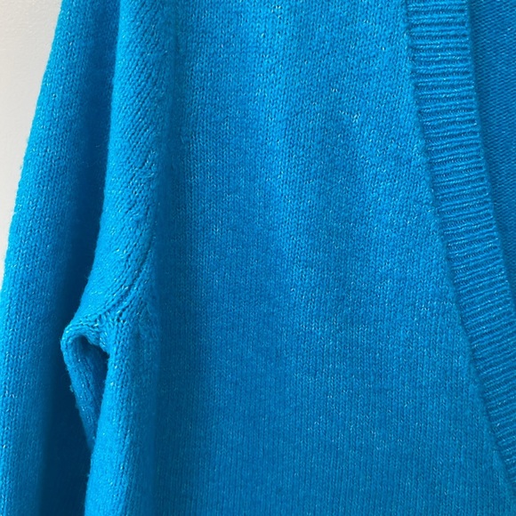 VINCE CAMUTO V Neck Sweater/Pull Over/ Turquoise/ long Sleeve - Picture 2 of 10